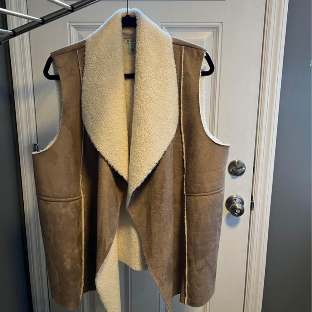 Womans Size 1X Faux Sheepskin Vest
